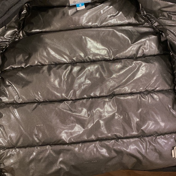 Columbia Puffer Coat - Picture 3 of 4